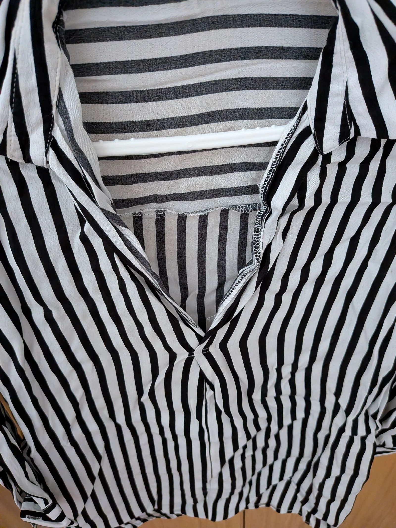 Women's V-neck shirt – photo 9